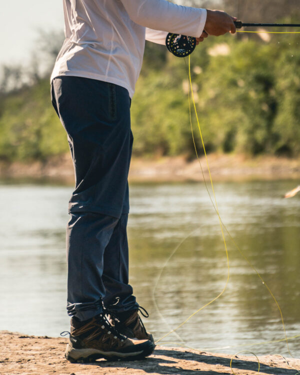 Pantalon azul de pesca